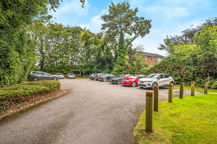 2 Bedroom Flat For Sale In Hulse Road, Banister Park, Southampton, Hampshire, SO15