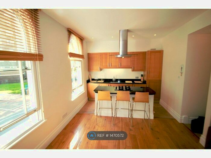 2 Bedroom Flat To Rent In Kennington Lane, London, SE11