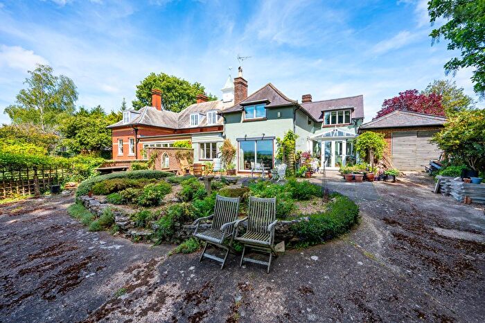 4 Bedroom Detached House For Sale In Martins Wick, Puttenham, Guildford, GU3