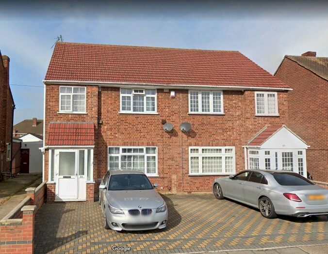 5 Bedroom Flat To Rent In Armytage Road, Heston, Hounslow TW5
