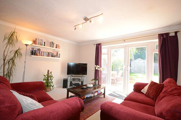 1 Bedroom Apartment To Rent In Dedworth Road, SL4