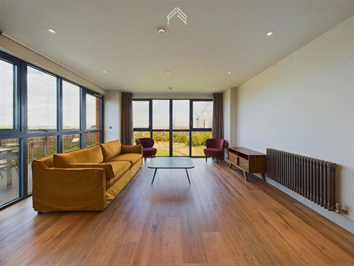 3 Bedroom Flat To Rent In Ashley Road, London, N17