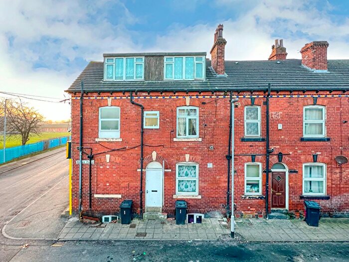 1 Bedroom Flat To Rent In Barden Place, Flat, Leeds, LS12