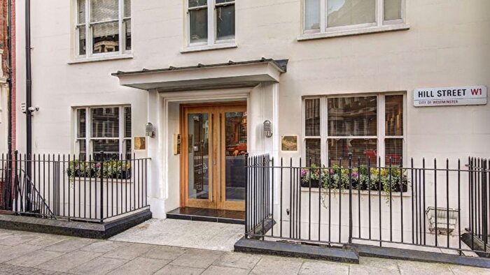 Studio To Rent In Hill Street, London, W1J