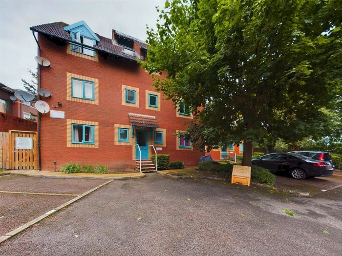 1 Bedroom Flat To Rent In Badgers Walk, Brislington, BS4