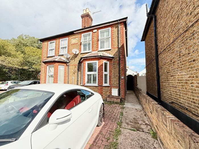 3 Bedroom Semi-Detached House To Rent In Farnell Road, Staines-Upon-Thames, Surrey, TW18