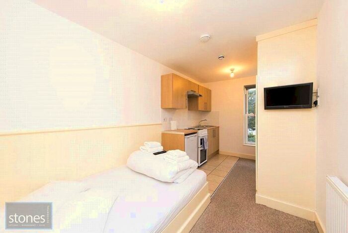 Apartment To Rent In Belsize Square, Belsize Park, London, NW3