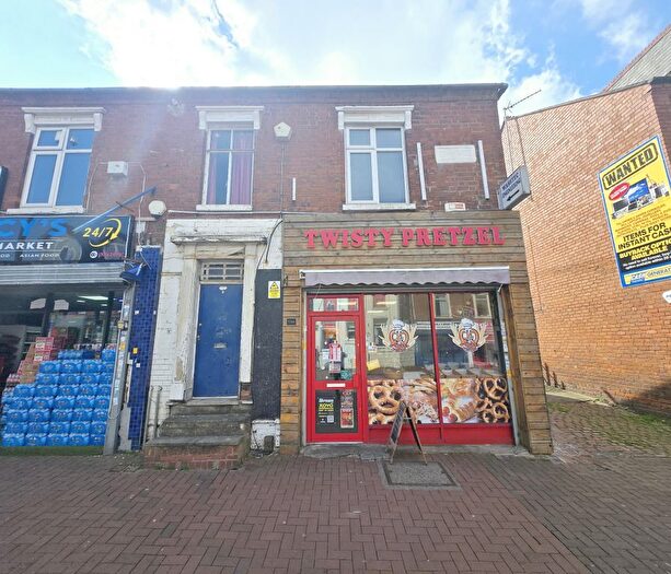 2 Bedroom Flat To Rent In Bearwood Road, Smethwick, West Midlands, B66