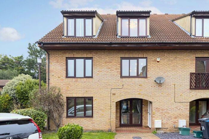 4 Bedroom Property To Rent In Albany Mews, Kingston Upon Thames KT2