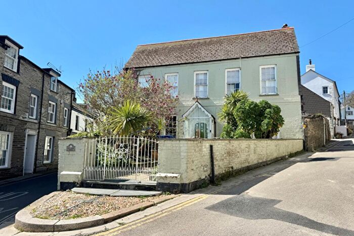 House For Sale In The Cross House, Padstow, PL28