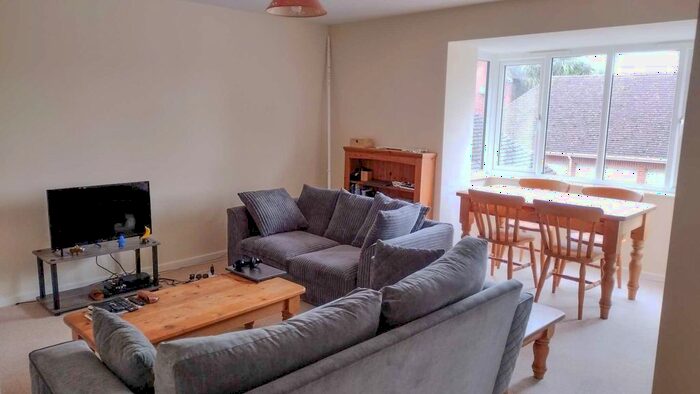 2 Bedroom Flat To Rent In Rheims Court, Canterbury, Kent, Lb, Uk, CT2
