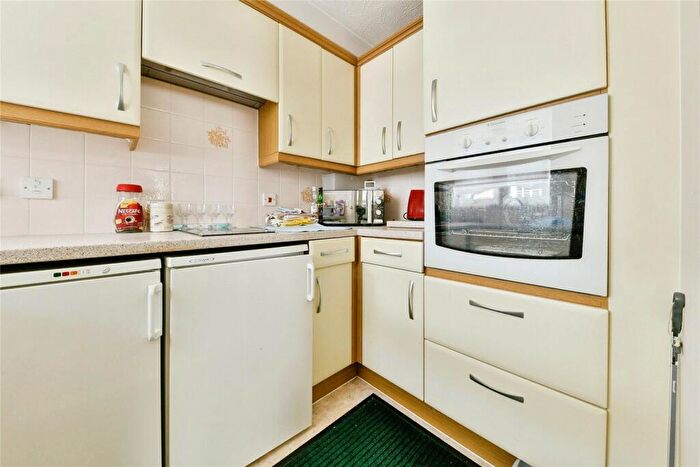 1 Bedroom Apartment For Sale In Bennett Court, Letchworth Garden City, SG6