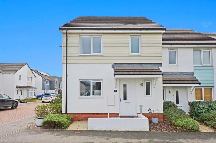 3 Bedroom Semi-Detached House For Sale In The Pastures, Shortlanesend, Truro, TR4