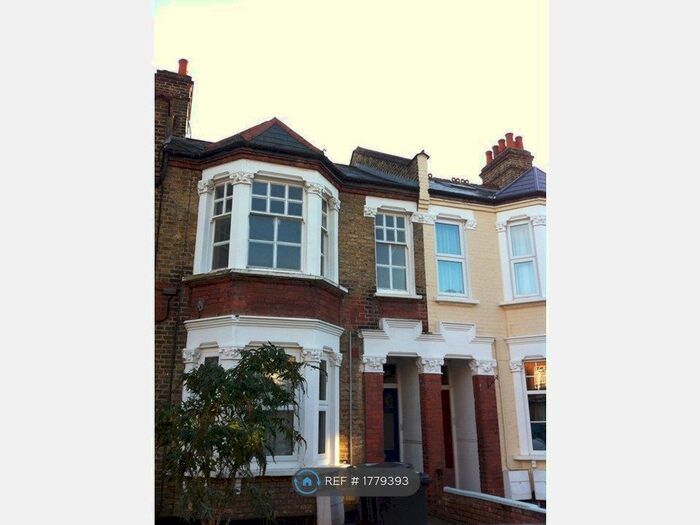 2 Bedroom Flat To Rent In Hither Green, London, SE13