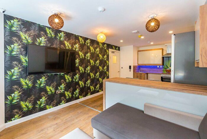 5 Bedroom Apartment To Rent In £Pppw Including Bills -Eskdale Terrace, Jesmond, NE2