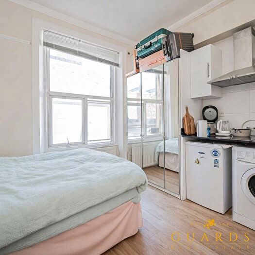 Studio To Rent In Flat, Cheniston Gardens, London, W8