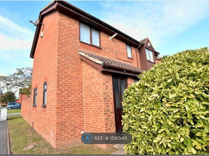 3 Bedroom Detached House To Rent In Eaton Square, Leeds, LS10