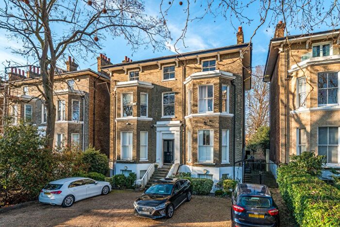 2 Bedroom Flat For Sale In St. Johns Park, Blackheath, London, SE3