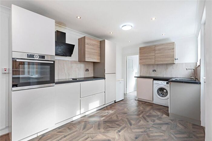 5 Bedroom Terraced House To Rent In Dunlace Road, London, E5