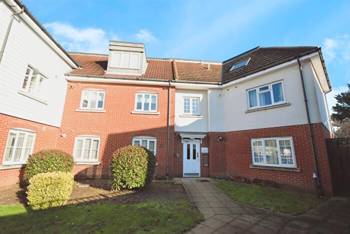 2 Bedroom Flat For Sale In Gillian Crescent, Romford, RM2