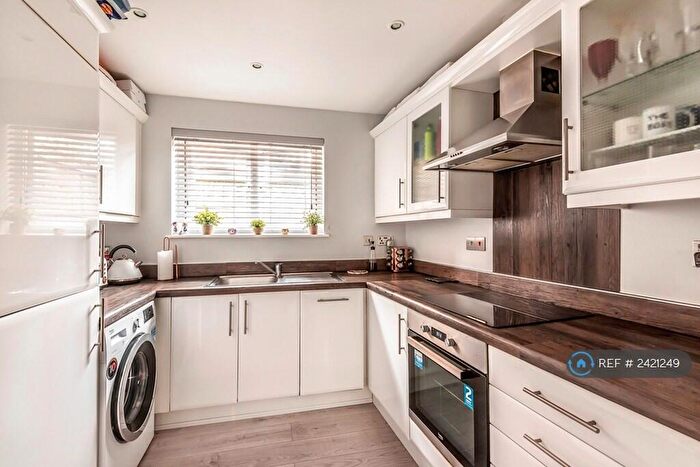 1 Bedroom Flat To Rent In Chandlers Court, London, SE16