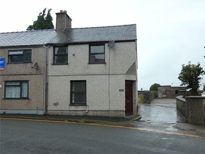 3 Bedroom End Of Terrace House To Rent In Rhedyw Road, Llanllyfni, Caernarfon, LL54