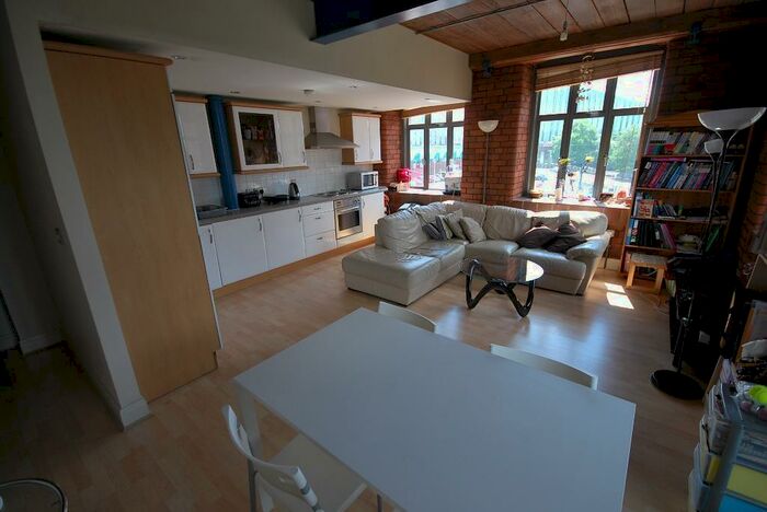 2 Bedroom Apartment To Rent In Cambridge Street, Manchester, M1