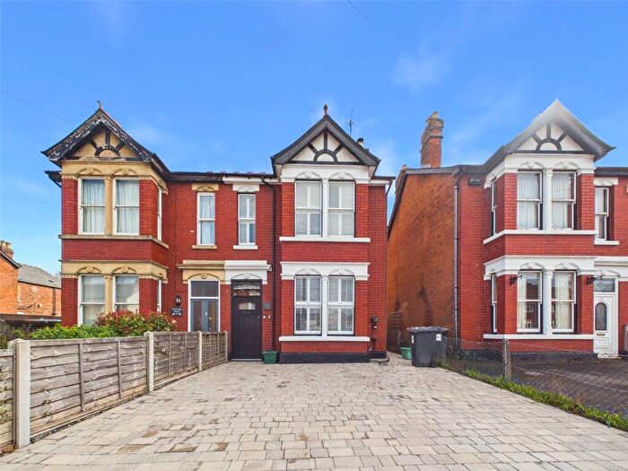 3 Bedroom Semi Detached House For Sale In Elmbridge Road, Gloucester, Gloucestershire, GL2