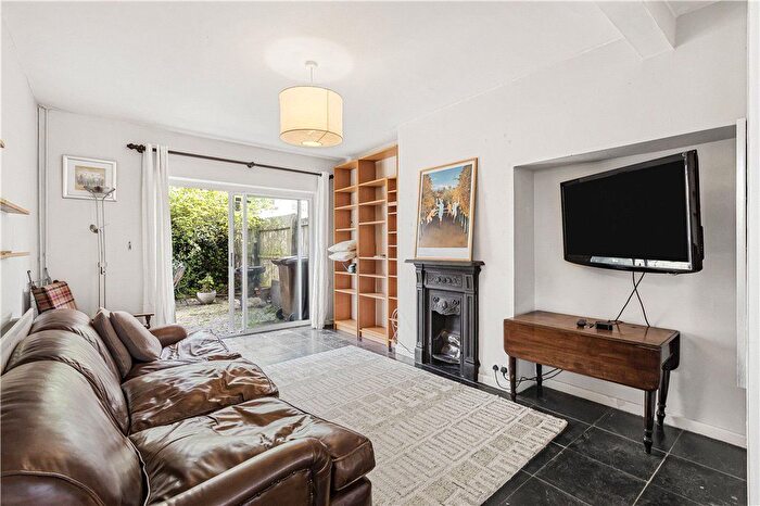 3 Bedroom Semi-Detached House To Rent In Bermondsey Street, London, SE1