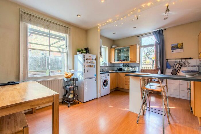 2 Bedroom Flat To Rent In Emmanuel Road, Hyde Farm Estate, London, SW12