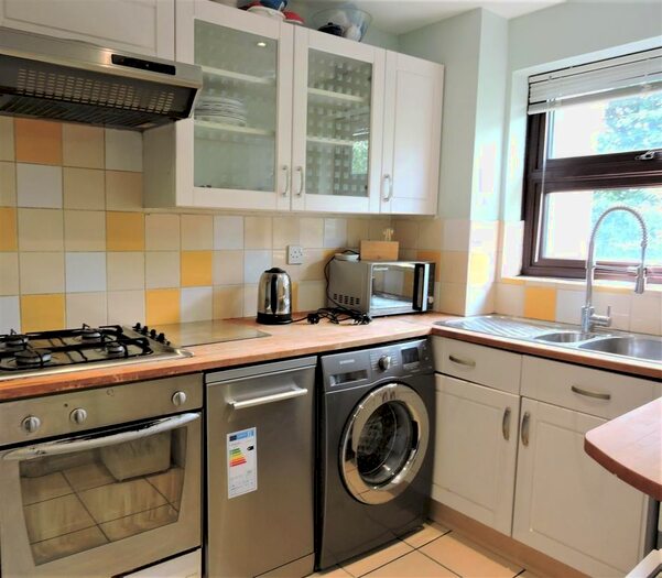 1 Bedroom Flat To Rent In Edmeston Close, London, E9