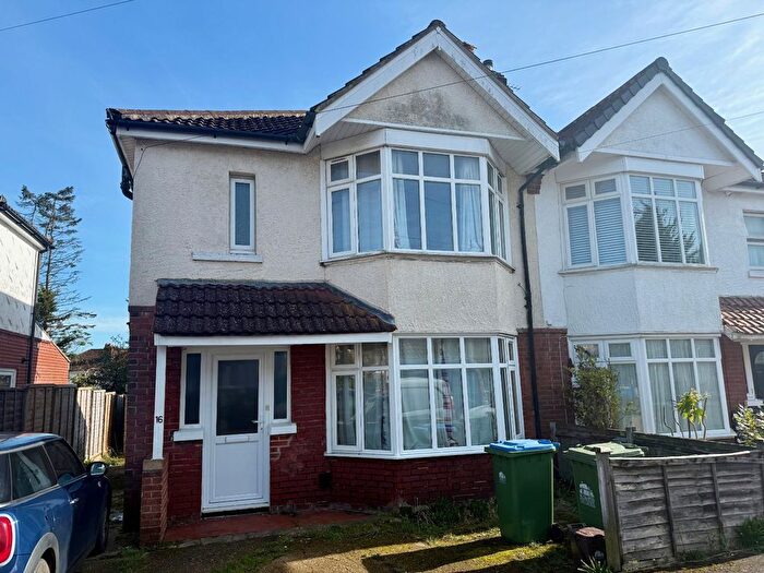 3 Bedroom Semi Detached House To Rent In Merton Road, Southampton, SO17