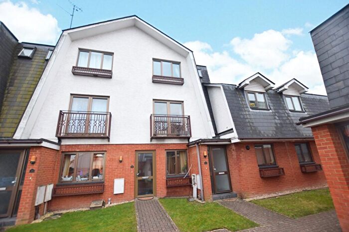 2 Bedroom Maisonette To Rent In Braeside, Binfield, Bracknell, Berkshire, RG12