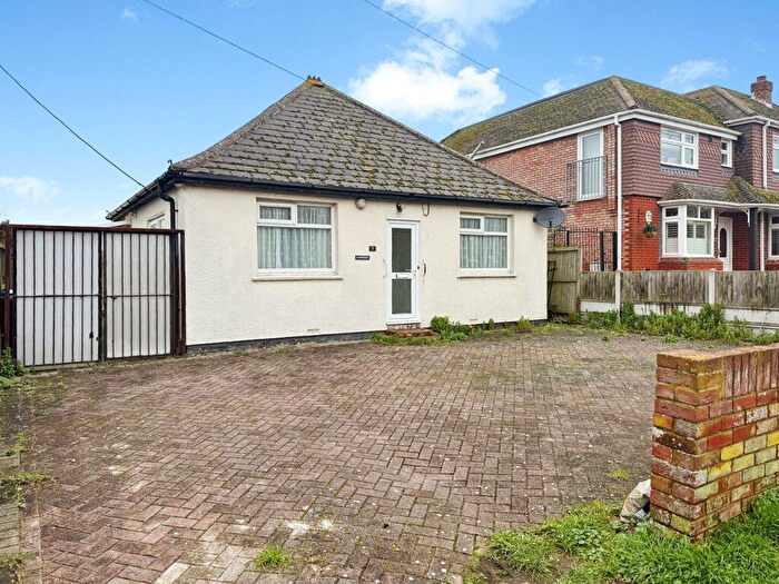 2 Bedroom Detached Bungalow For Sale In Sea View Road, Cliffsend, Ramsgate, CT12