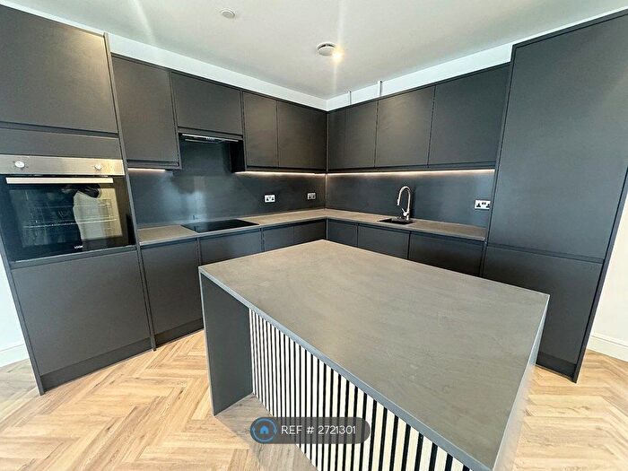 2 Bedroom Flat To Rent In Heath, Cardiff, CF14