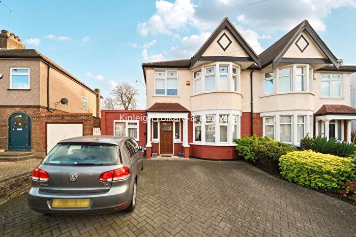 3 Bedroom Semi Detached House For Sale In Arlington Road, London, N14