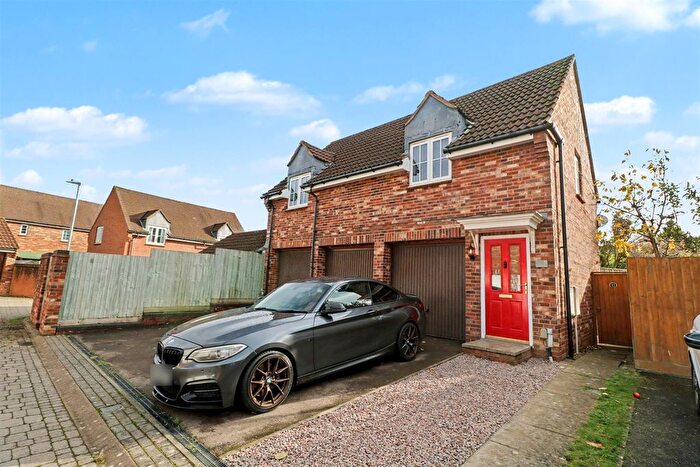 2 Bedroom Detached House For Sale In Kittyhawk Close, Bowerhill, Melksham, SN12