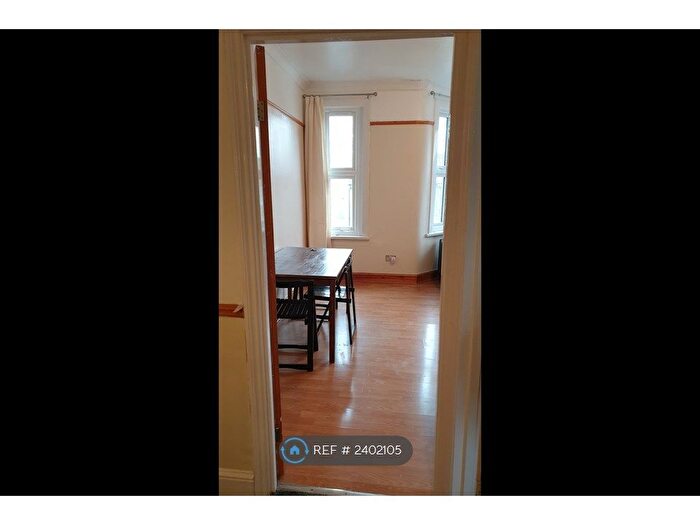 2 Bedroom Flat To Rent In Michael Road, London, E11
