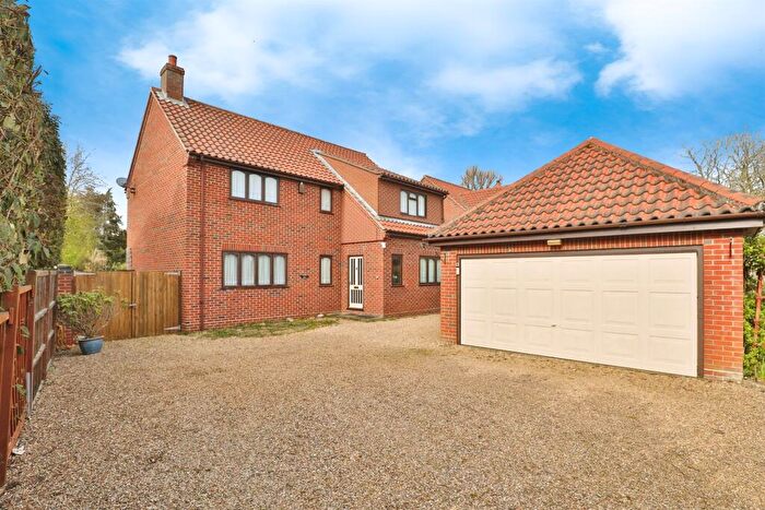 4 Bedroom Detached House For Sale In High Green, Great Moulton, Norwich, NR15