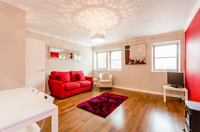 1 Bedroom Flat For Sale In Hornsey Road, London, N7