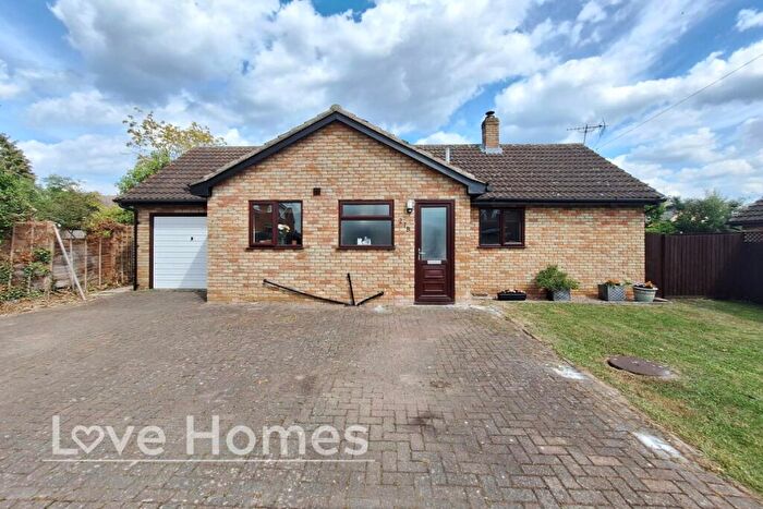 2 Bedroom Detached Bungalow For Sale In Woodmer Close, Shillington, SG5
