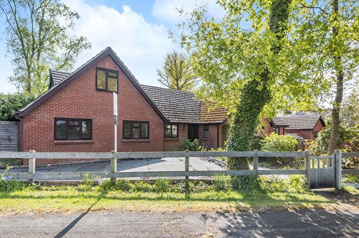 5 Bedroom Detached House To Rent In Beechwood Crescent, Chandler's Ford, Eastleigh, Hampshire, SO53