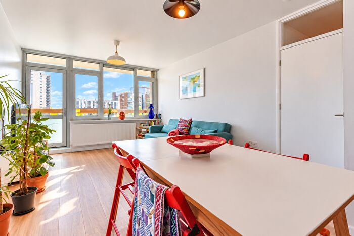 1 Bedroom Flat For Sale In Giraud Street, London, E14