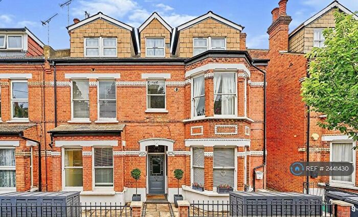 1 Bedroom Flat To Rent In Brunswick Road, Kingston Upon Thames, KT2