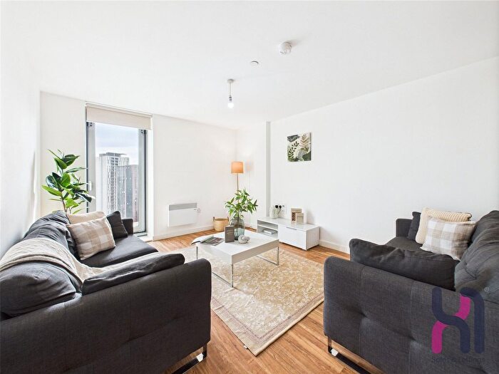 3 Bedroom Flat To Rent In Media City, Michigan Point Tower B, Michigan Avenue, Salford, M50