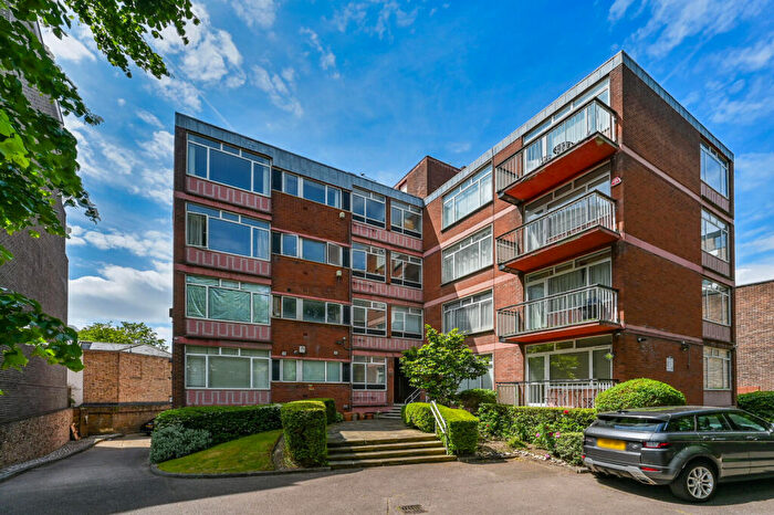 3 Bedroom Flat For Sale In Grove End Road, , St John's Wood, London, NW8