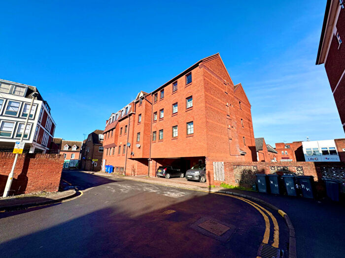 2 Bedroom Flat To Rent In Hall House, Hall Street, Chelmsford, CM2