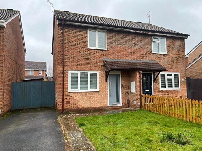 3 Bedroom Semi-Detached House To Rent In Rosemary Close, Swindon, Wiltshire, SN2