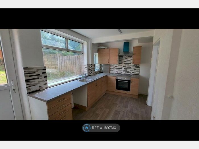 2 Bedroom Semi-Detached House To Rent In Kathkin Avenue, Manchester, M8