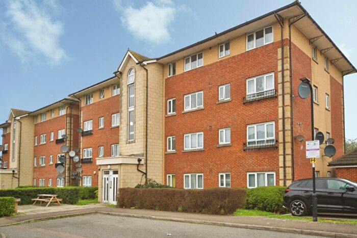 2 Bedroom Flat For Sale In Buxton Close, London, N9